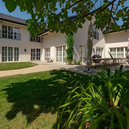 Luxus Mit Grossem Pool Alleinlage Naehe Graz