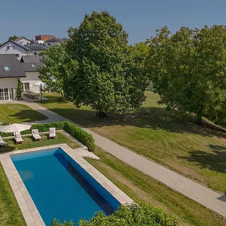 Luxus Mit Grossem Pool Alleinlage Naehe Graz *