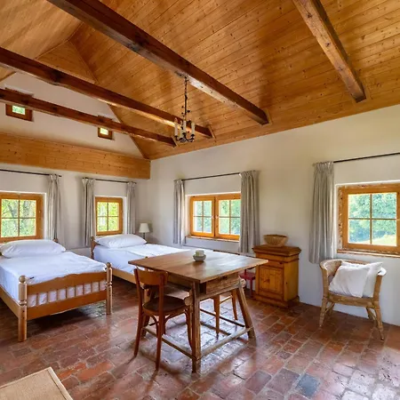 Luxus Mit Grossem Pool Alleinlage Naehe Graz *