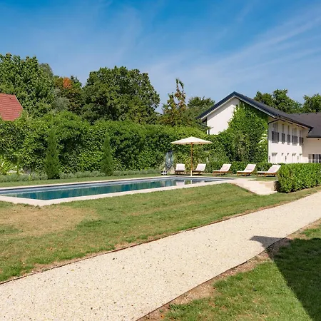 Luxus Mit Grossem Pool Alleinlage Naehe Graz