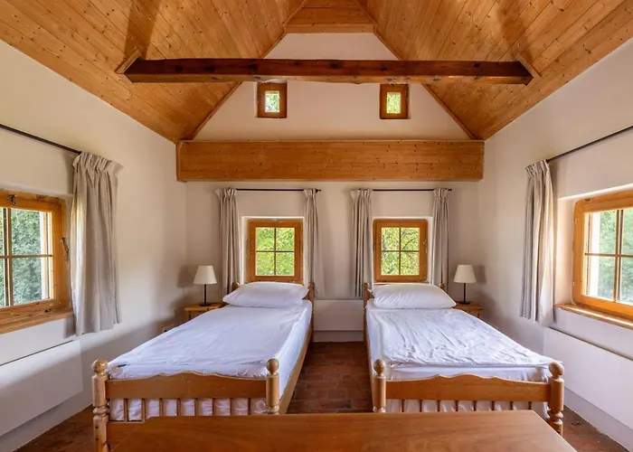 Luxus Mit Grossem Pool Alleinlage Naehe Graz *