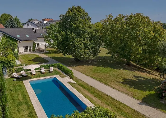 Luxus Mit Grossem Pool Alleinlage Naehe Graz *